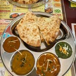 SITAL - フォーカレーセット(マンゴーラッシー、チーズナン、ほうれん草チーズ、マトンマサラ、キーマエッグ、ミックスシーフード)