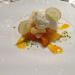 シェ・イノ - グランマニエソース、オレンジ、アイスクリーム、ホワイトチョコレート