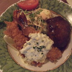 洋食 ログシー - 和牛ハンバーグとエビフライ2本