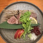 桜丸 - 鳥取和牛の溶岩焼き