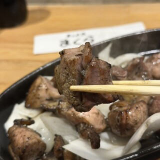 炭火焼鶏 まくら_0