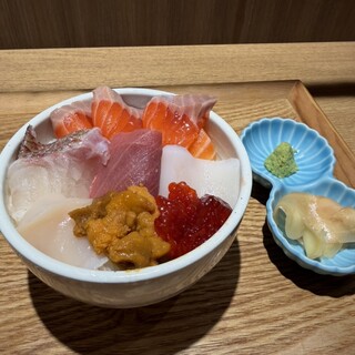 立ち食い海鮮丼 みこ食堂_0