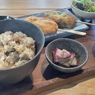 cafe Crescent_1
