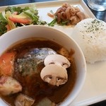 Qoo Qoo Cafe - ﾌﾟﾚｰﾄﾗﾝﾁ700円☆今日のﾒｲﾝは煮込みﾊﾝﾊﾞ-ｸﾞと豚生姜焼き☆2/15