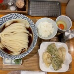 手打ちうどん 上を向いて