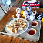 餃子の大英 - 料理写真:焼き餃子を前に集合写真（餃子は2人前です）