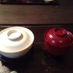 祇園 さゝ木 - 2015年2月左はひな寿司・右は吸い物