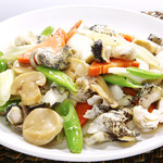 鹹味炒海螺和蔬菜