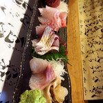 Yaso kichi - 刺し盛り
                        クロマグロ、金目、きこり、クジラ、サンショウメシ、グレ、ツブ