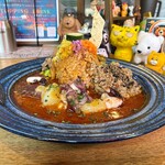 Mカッセ - 2種のあいがけカレー　1,700円(税込)   ※横からも