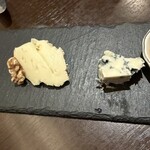 ラ ポルケッテリア - チーズ盛り合わせ(ちょっと食べた後です)
