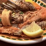 ラ ポルケッテリア - FRITTURA DI MARE
魚介のフリット盛り合わせ
サクサクで臭みもなく美味しかったです♪
