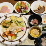 クロスダイン - 左上は、ローストビーフ