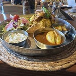 ミールス&ロティ バイ パハナ - 