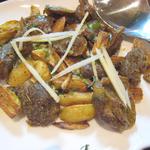 チャミヤラキッチン - 砂肝とガーリック炒め　￥580