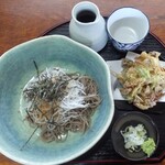 そば処 春木屋 - 料理写真:冷やしきのこ天そば880