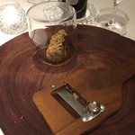 リストランテ サクラ - クリスマスディナー
      白トリュフ！！！香り良すぎですからー
      この塊で10万以上とか。。。