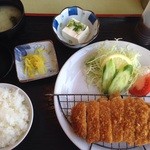 カフェ＆ダイニング ふかの - とんかつ定食　880円