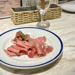 窯焼きピッツァとイタリアン食べ放題 チーズミート - 