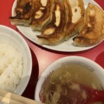 本格餃子 包 - 