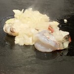 鉄板焼き八八 ワイン専門店 - ガーリックシュリンプ