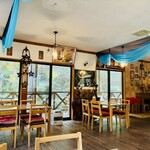スリランカレストラン＆カフェ LAMP - スリランカの写真や本がありました✨行ってみたいな！