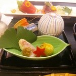 オーガニックカフェ　チャント - オーガニック懐石コースの前菜の一例。