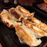 沖縄市場食堂 琉金 - アグー黒豚の焼き餃子６個¥350…めちゃウマ〜（≧∇≦）