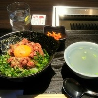 焼肉家 KAZU 神楽坂 - ローストビーフ丼