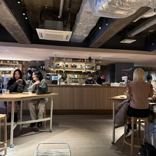 Common cafe&music bar lounge_2