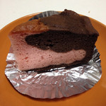 ベーカリー グレーテル - いちごとチョコのケーキ