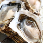 “渔民直送的厚岸牡蛎”牡蛎280日元（含税308日元）