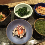 みちのく肴蔬 竹家 - 先付け。東京でお目にかかれない「ぎばさ」、はたはたのいずし、ほか秋田の食材各種、能登のほやその他色々。
