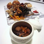 カントニーズ 燕 ケン タカセ - “ファッチューチョン”数種キノコ類と広東乾燥野菜で作ったオリジナル精進蒸しスープ