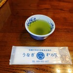 松乃家 - ドリンク写真:お茶とお手拭き