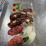まぐろ問屋 仁井田商店 - 料理写真:・本鮪脳天 ・まぐろ頬肉 ・さえずり・ひらめ・とらふぐ