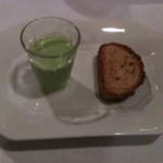 ラ・サンテ - グリーンピースのスープと桜海老のトースト