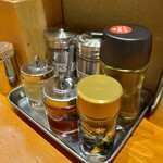 中華そばの店 りょうが - 卓上調味料
