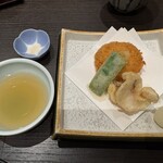 味の宿 花椿 - カニクリームコロッケ、鯛天ぷら