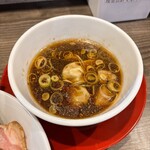 麺や 麟子鳳雛 - スープ