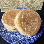 御座候 - 料理写真:回転焼「御座候（赤あん）」110円