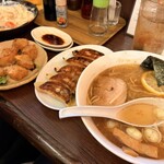 963 - チャウダーめし¥880-、大根の唐揚げ¥500-、必食！手作り餃子（5コ）¥480-、963ラーメン¥880-