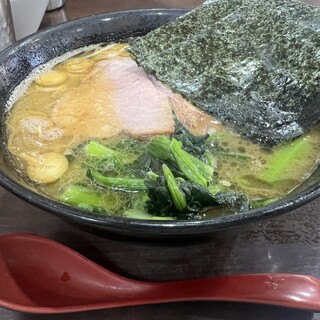 ラーメン 杉田家_0