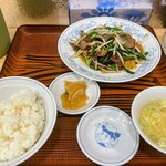 ぎょうざの満洲 - 料理写真:レバニラ炒めセット