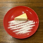 ダンケ - ケーキセット ¥700- (税込)
- Feuの濃厚なチーズケーキ