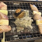 磯丸水產 郡山站前店 - 我們將烤製蔥燒串和沙螺陶罐燒。