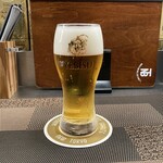 ニユー・トーキヨー ビヤホール - Premium YEBISU グラス（730円）･･･麦芽100%、長期熟成。吟味された原料と製法がつむぐ旨味あふれる、ふくよかなコク。