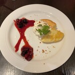 YOSHIMI - 料理写真:ベリーと果実のパンケーキ