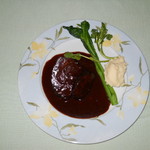 Esukarugo - 牛肉の赤ワイン煮