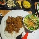 Yakinikuoumi - すじ肉カレーセット８８０円